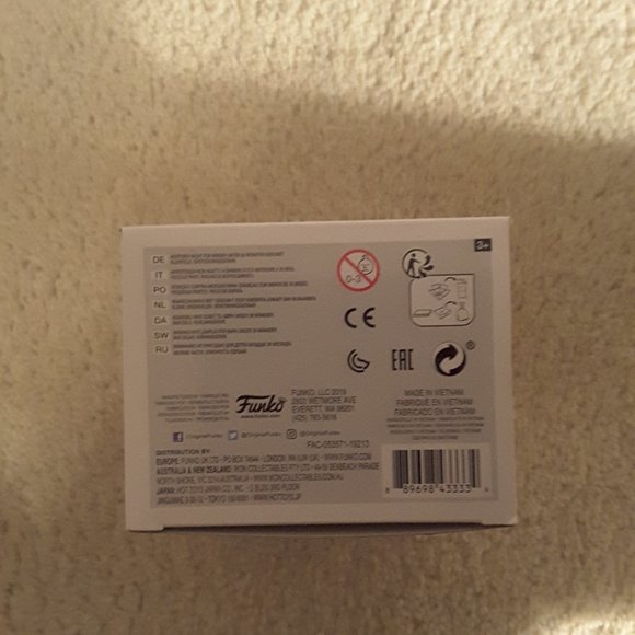 Holiday Groot Marvel Funko 530 NIB - Picture 6 of 6